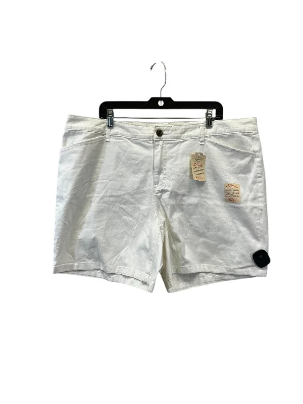 Shorts By St Johns Bay In White, Size: 20 Dapper Men's Bow