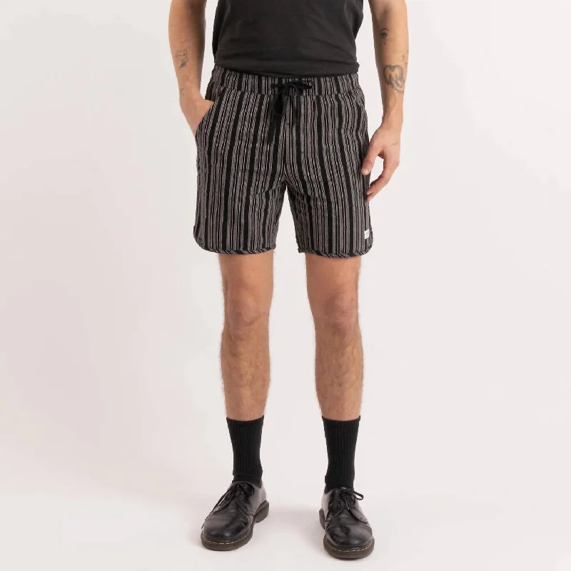 Pathway Stripe Elastic Walkshort In Black Refined Men's Hand